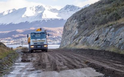 VIALIDAD PROVINCIAL REALIZA TRABAJOS DE ENRIPIADO EN LA ZONA DE PLAYA LARGA