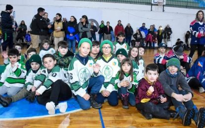 COMENZÓ EN USHUAIA LA COPA DEL FIN DEL MUNDO DE HOCHEY SOBRE HIELO