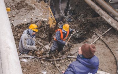 SE REALIZAN TRABAJOS EN EL PUENTE DE PERITO MORENO
