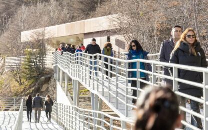 EL GOBERNADOR MELELLA Y EL MINISTRO LAMMENS INAUGURARON EL NUEVO MIRADOR DEL VALLE CARBAJAL