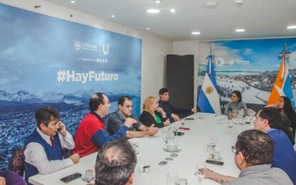 REUNIÓN DE INTEGRANTES DE AGENCIAS Y COOPERATIVAS DE REMIS CON LA MUNICIPALIDAD DE USHUAIA