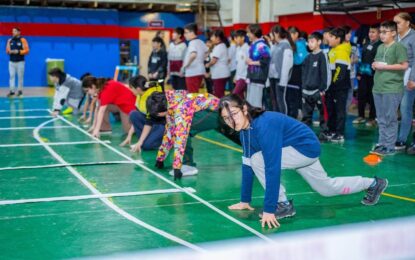 CIENTOS DE ESTUDIANTES PARTICIPARON DE LA DISCIPLINA MINI ATLETISMO EN LAS OLIMPIADAS ESCOLARES