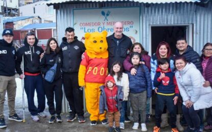 DEPORTE Y SOLIDARIDAD: LAS ESCUELAS MUNICIPALES DE KICKBOXING REALIZARON UNA CAPACITACIÓN