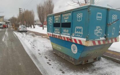 USHUAIA, REUBICACIÓN DE CONTENEDOR DE CARTÓN