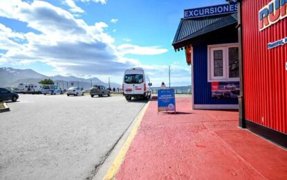LA MUNICIPALIDAD DE USHUAIA REALIZA TRABAJOS DE PUESTA EN VALOR DE ESPACIOS PÚBLICOS