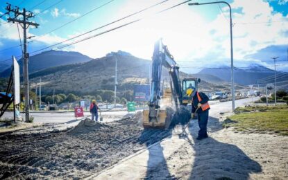 USHUAIA, INICIARON LOS TRABAJOS PARA LA REPAVIMENTACIÓN DE LA ROTONDA DE ANDORRA Y EN UN SECTOR DEL BARRIO SAN VICENTE